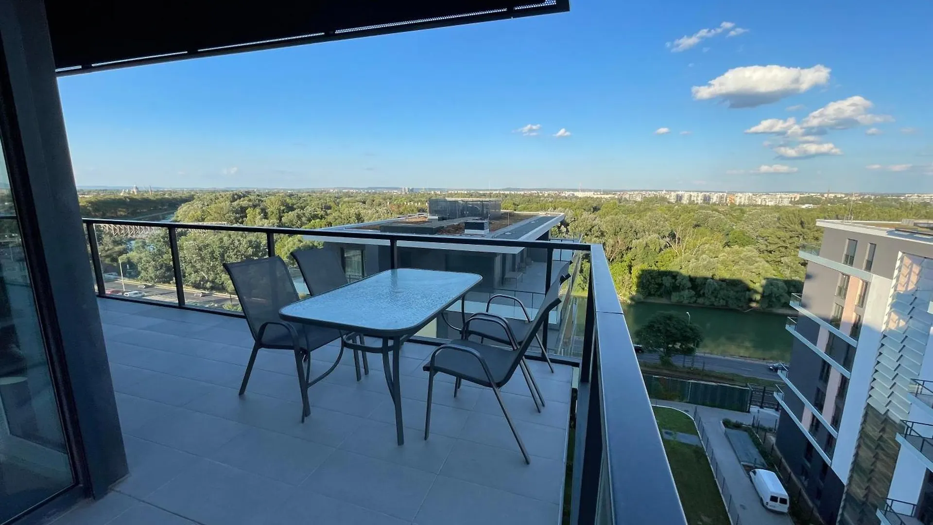 Apartment Waterfront Residence Free Private Parking Budapest